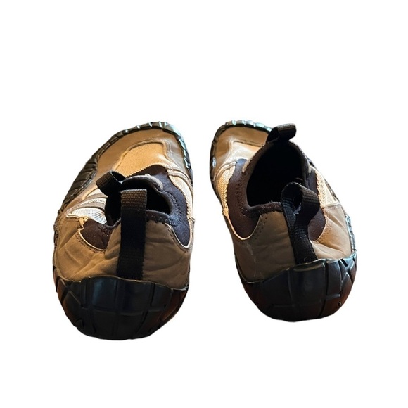 Eddie Bauer Men’s Slip On Water Shoes - Picture 2 of 8